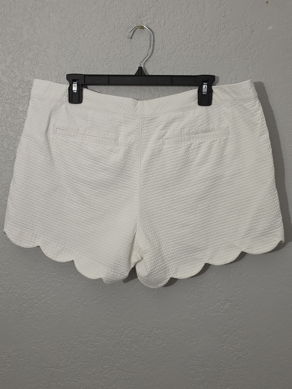 Lilly Pulitzer The Buttercup Scalloped Shorts White Textured Cotton Womens 14 - Picture 6 of 9